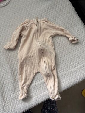 Goumi cream newborn Baby Footie One-Piece like new- bundles welcome